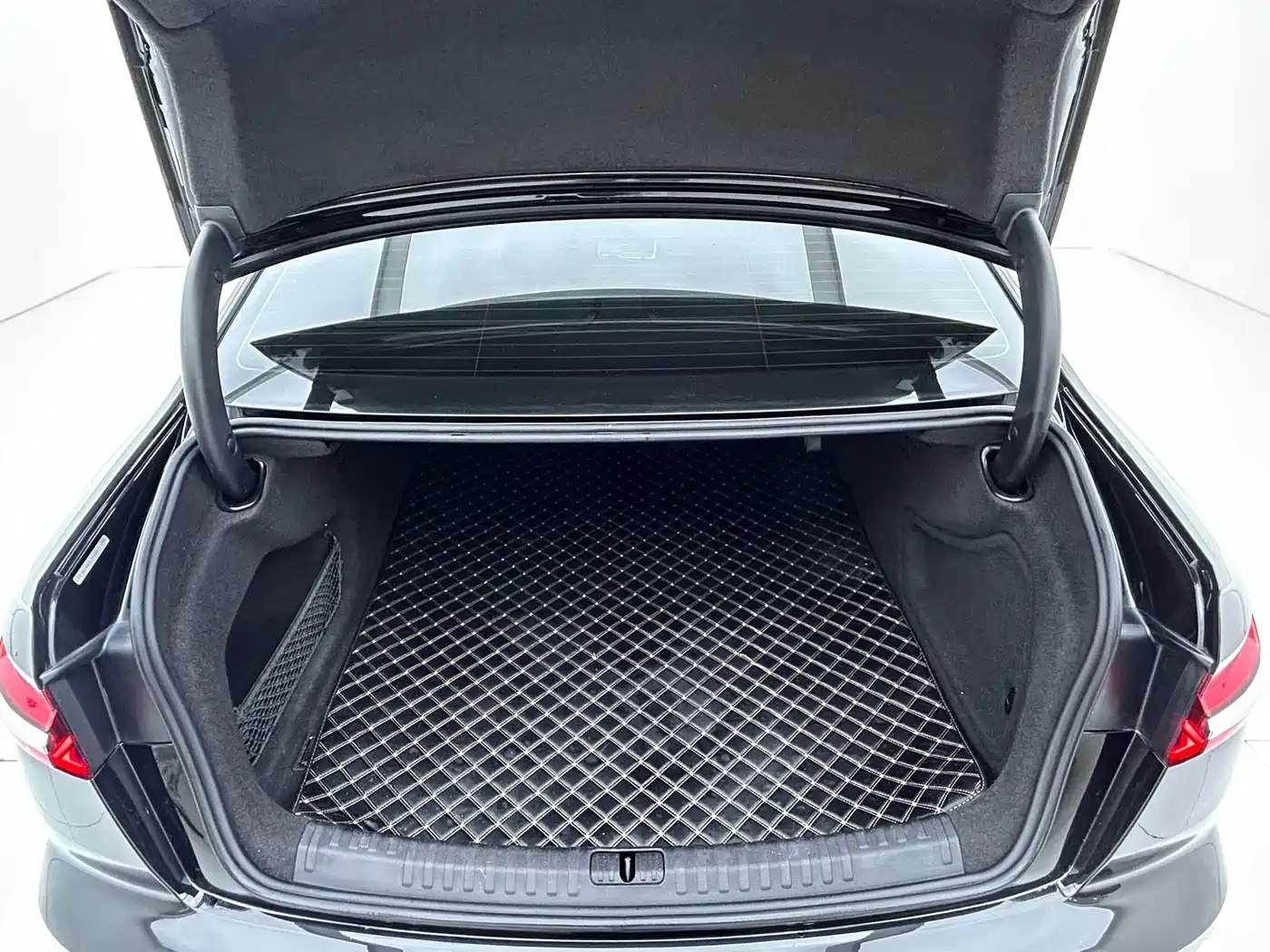 Audi A6L 2021 40 TFSI Luxury Sport фото 23