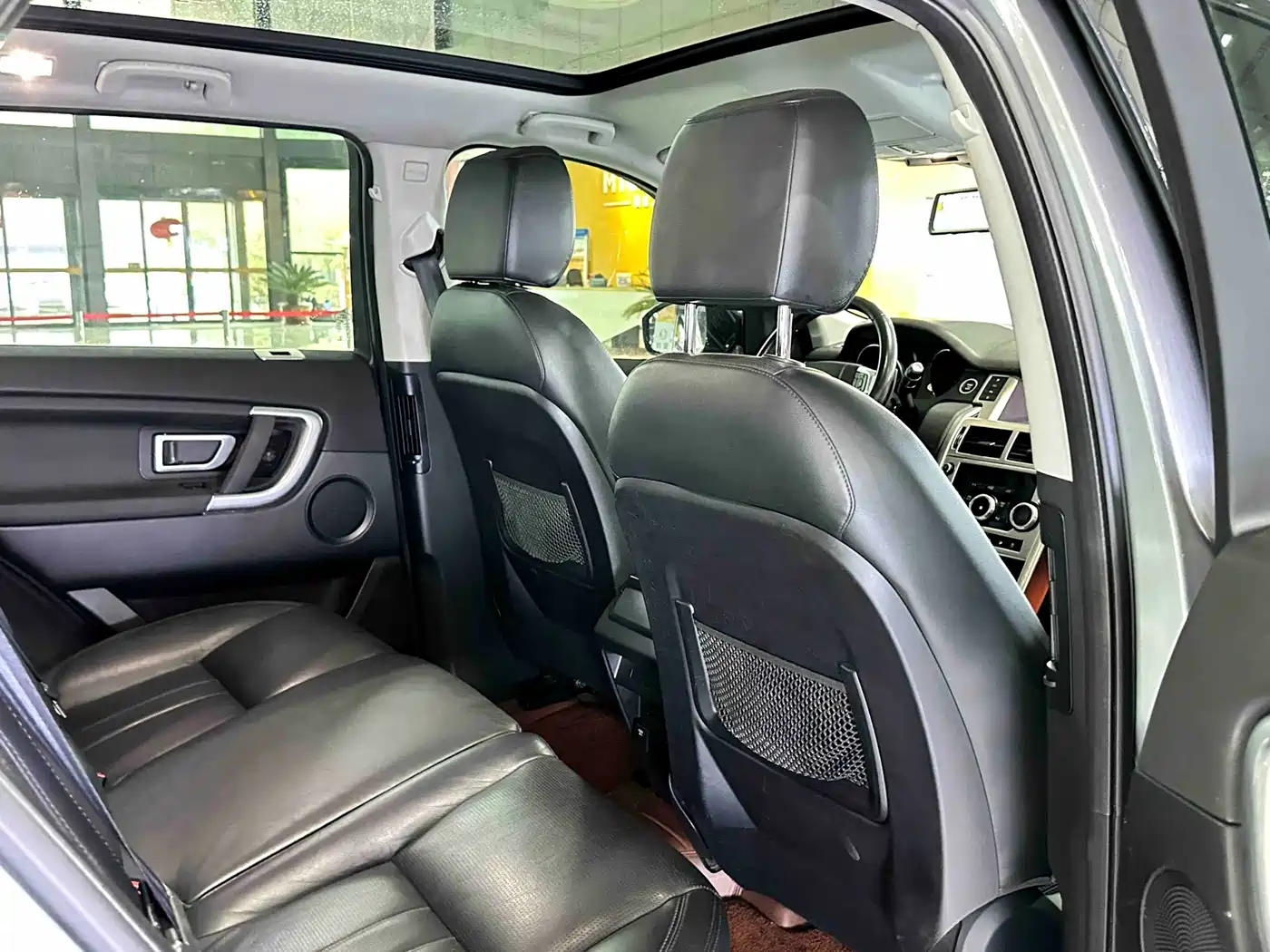 Land Rover Discovery Sport 2018 240PS SE Edition фото 11