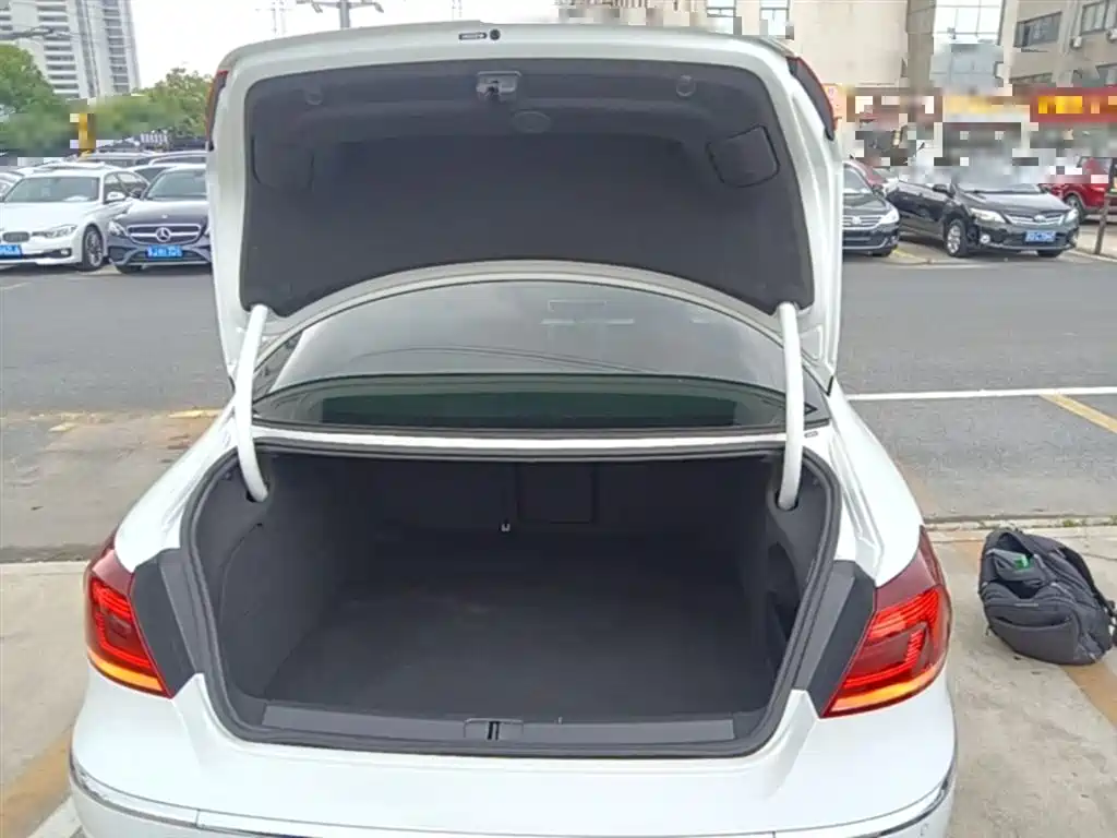 Volkswagen FAW-Volkswagen CC 2018 1.8TSI Luxury фото 19