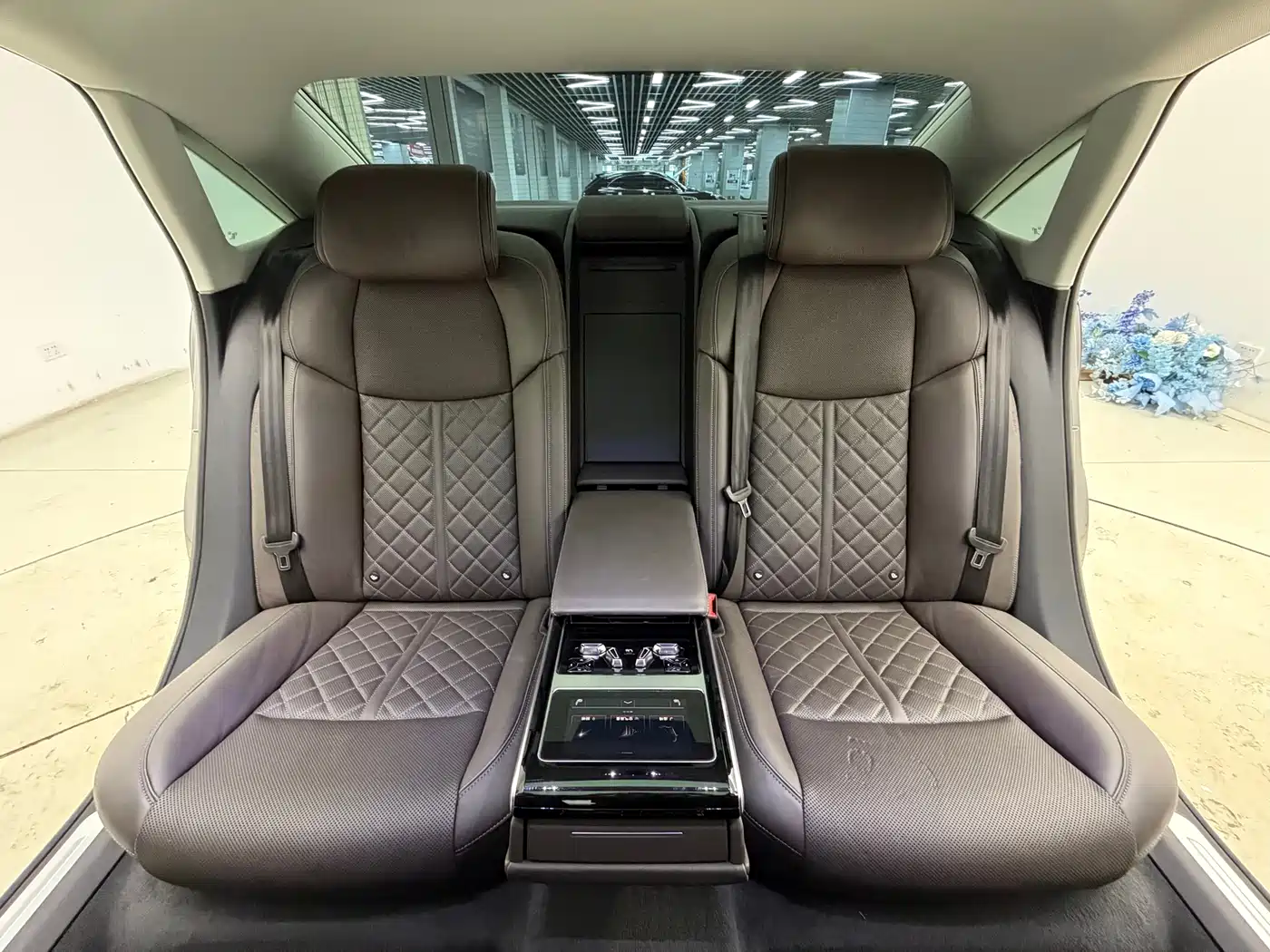 Audi A8 2024 Model A8L 50 TFSI quattro Premium Selection фото 24
