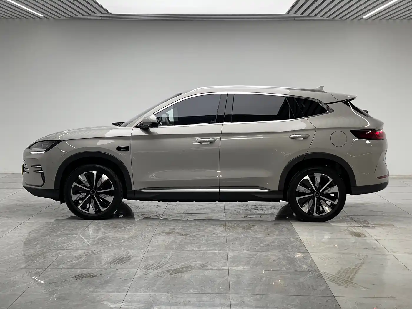 BYD Song PLUS PHEV 2025 DM-i Smart Drive Edition 112KM Noble фото 7
