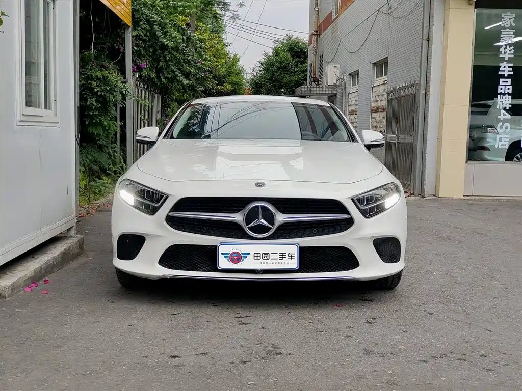Mercedes-Benz CLS 2021 CLS 260 фото 2