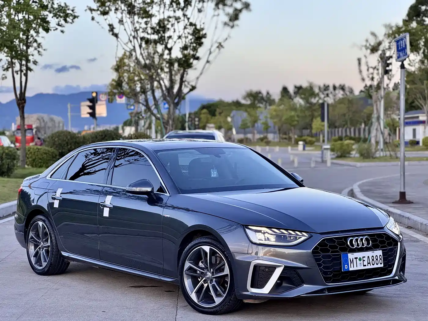 Audi A4L 2020 40 TFSI Fashion Dynamic Edition фото 3