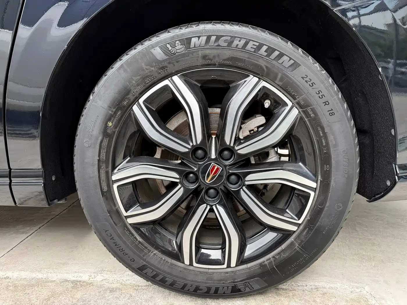 Hongqi HQ9 2023 2.0T Smart Connect Flag Joy Edition фото 25