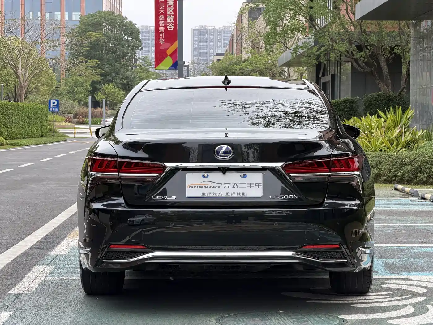 Lexus LS 2018 500h Excellence Edition China V фото 4
