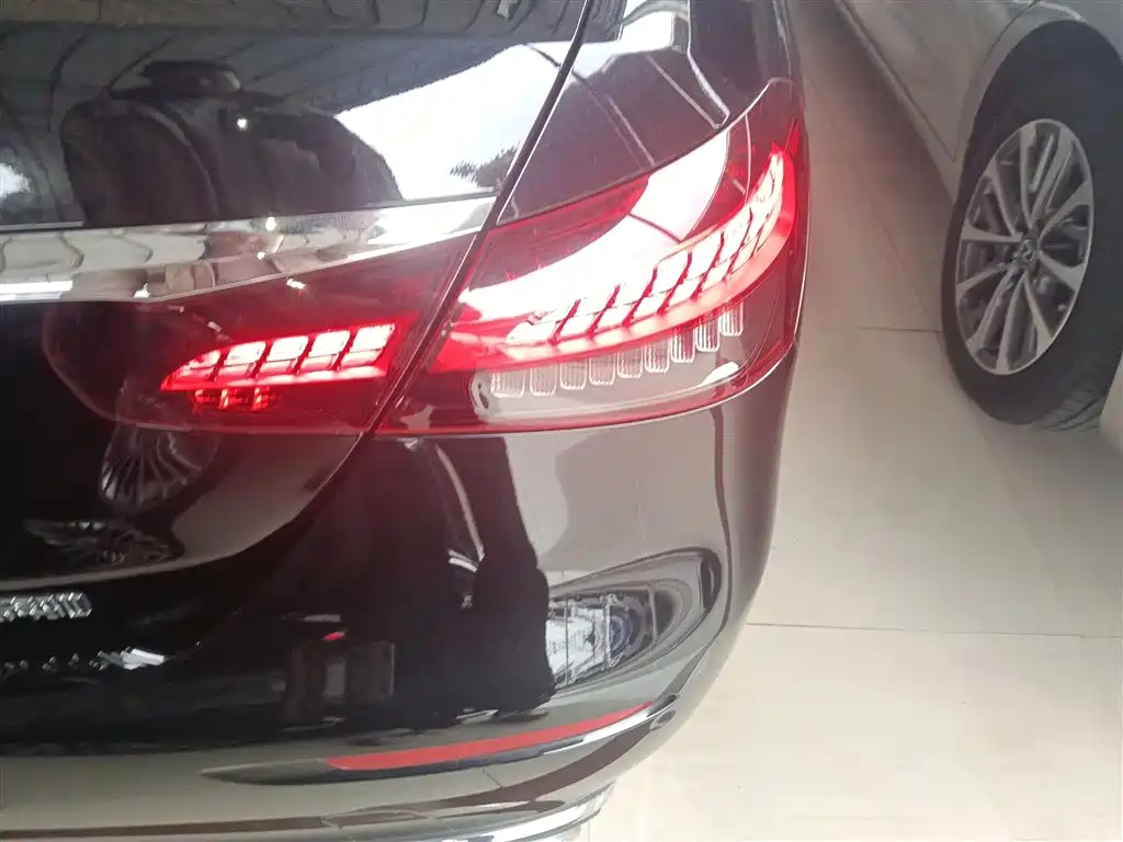 Mercedes-Benz E-Class 2023 E 300 L Fashion фото 24