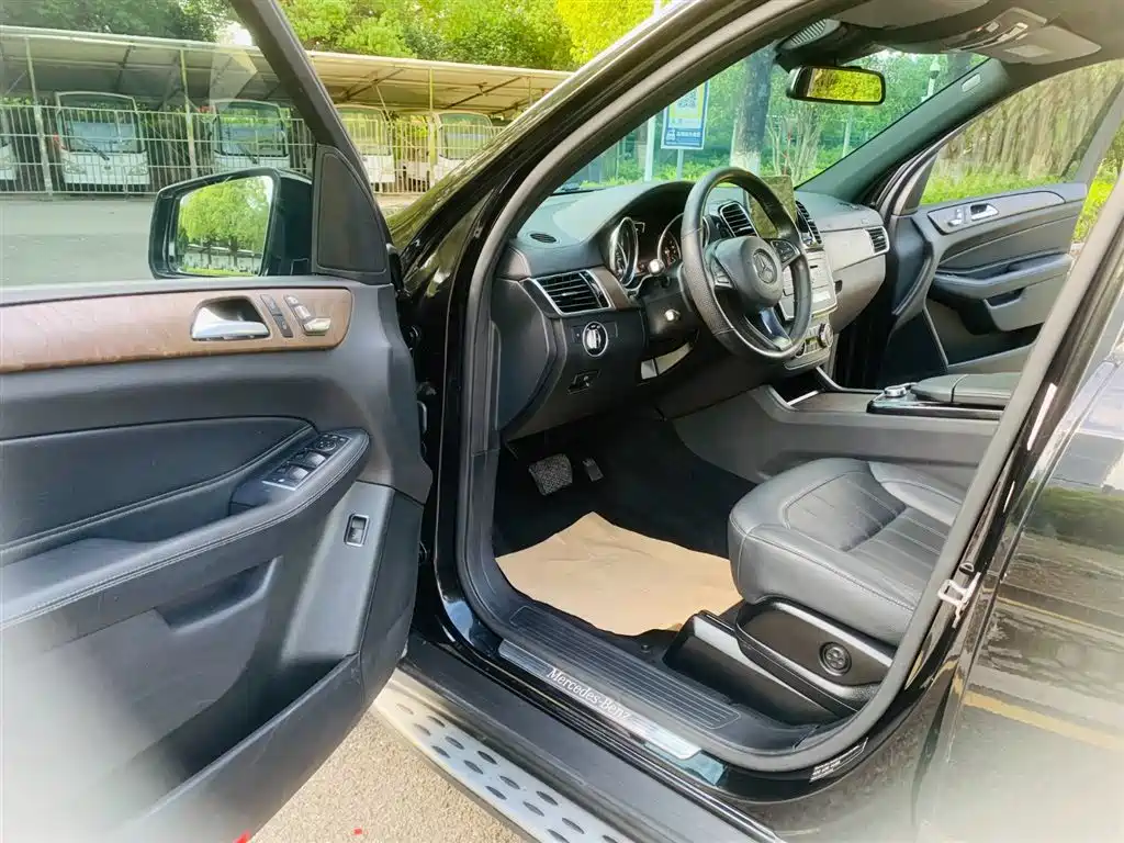 Mercedes-Benz GLE 2018 GLE 320 4MATIC Dynamic Ultimate Edition фото 13