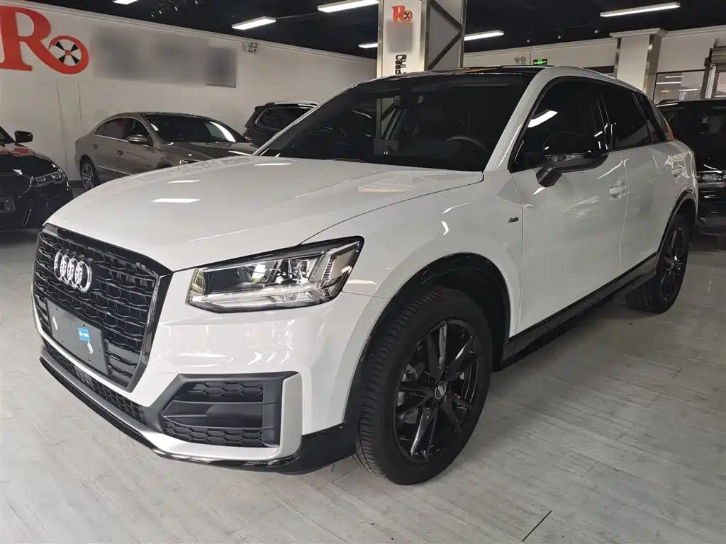 Audi Q2L 2018 35 TFSI Launch Exclusive Edition China VI фото 2
