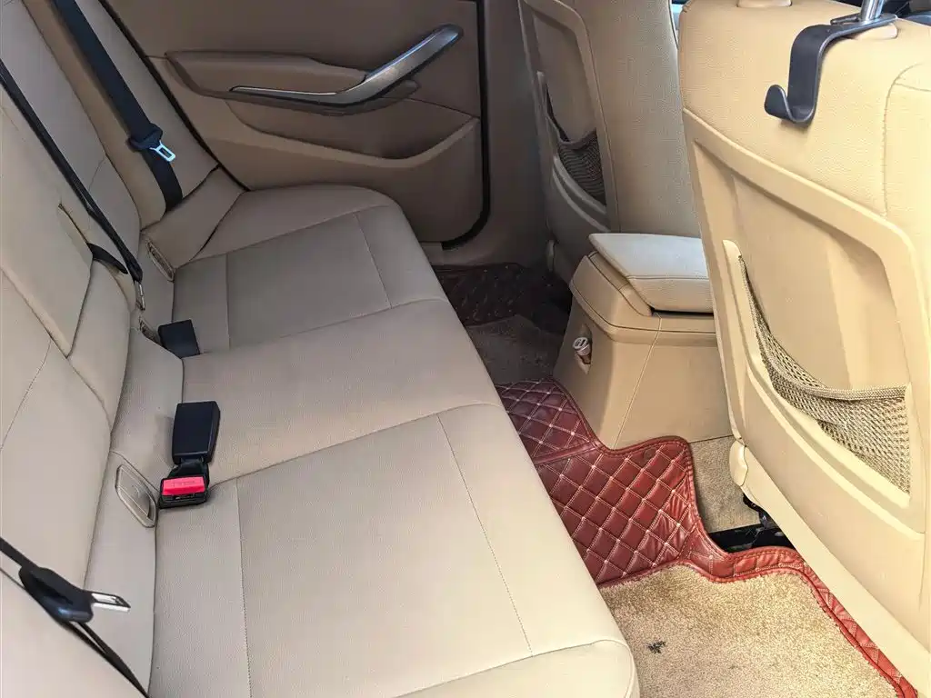 BMW X1 (Import) 2012 sDrive18i Luxury фото 4