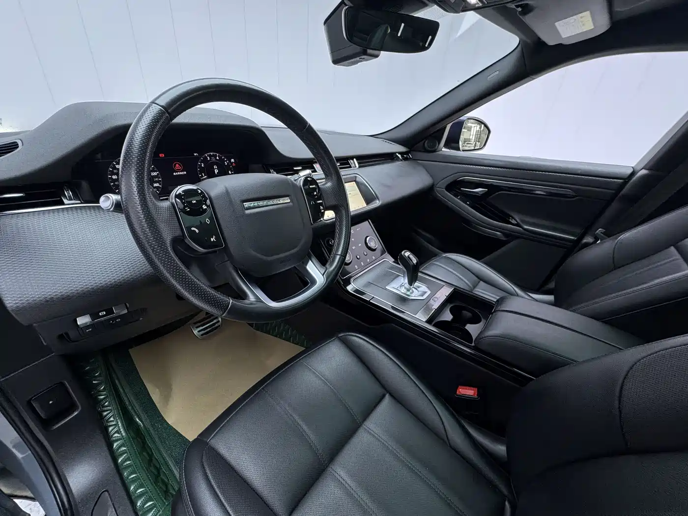 Land Rover Range Rover Evoque 2020 Model 249PS R-DYNAMIC S Gloss Black Sport Edition фото 21