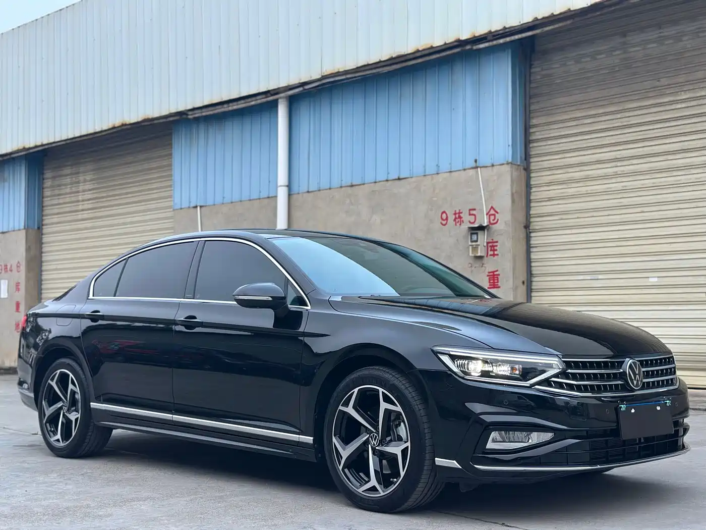 Volkswagen Magotan 2025 Facelift Public Edition 330TSI DSG Luxury фото 3