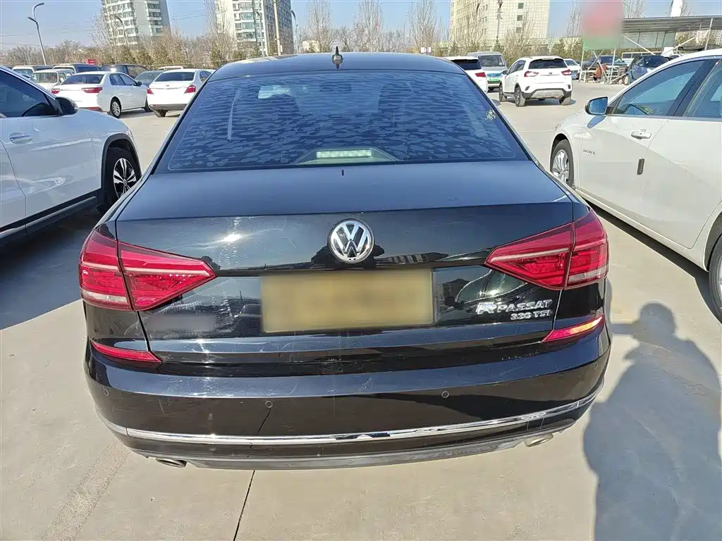 Volkswagen Passat 2017 330TSI DSG Prestige фото 6
