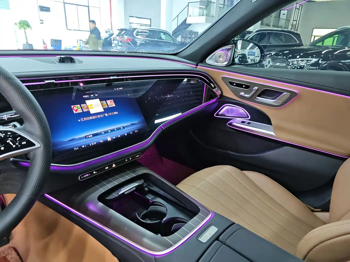 Mercedes-Benz E-Class 2024 Model E 300 L Luxury фото 7