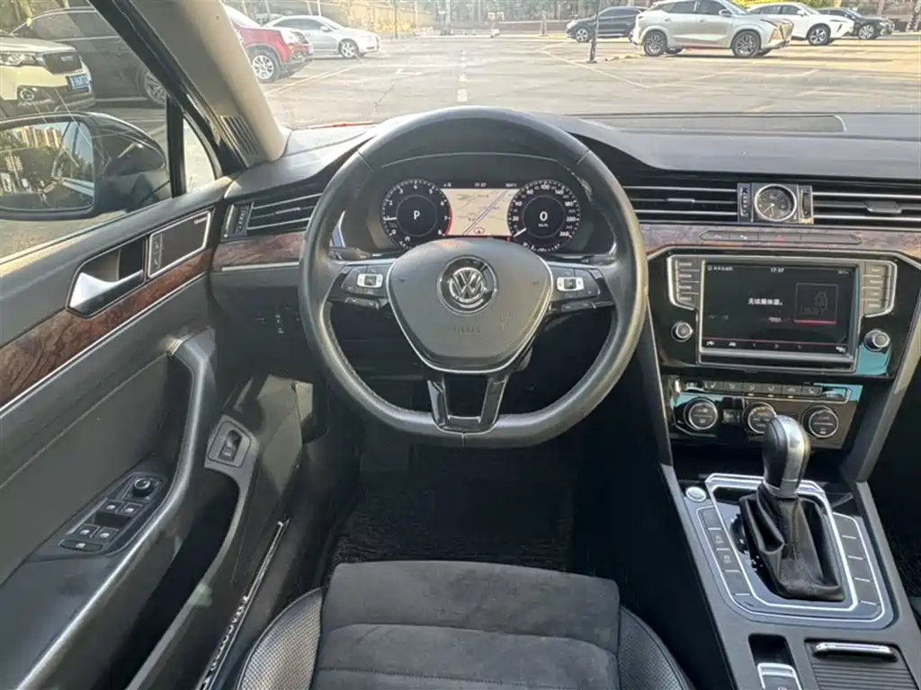 Volkswagen Magotan 2017 380TSI DSG Premium фото 7