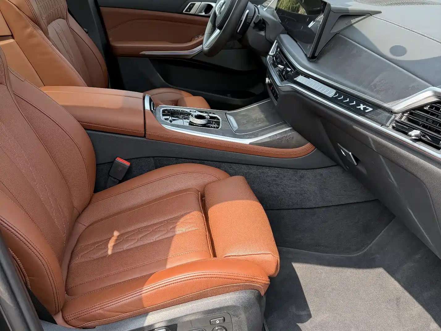 Фото 30 - BMW X7