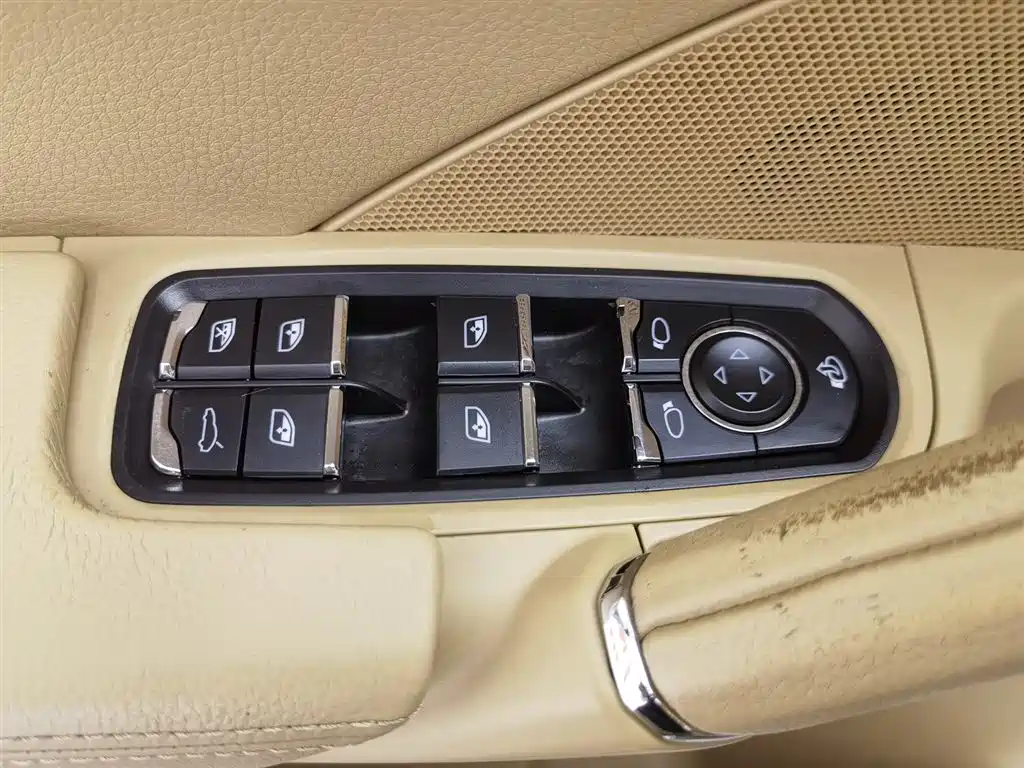 Porsche Cayenne 2011 Cayenne S 4.8L фото 9