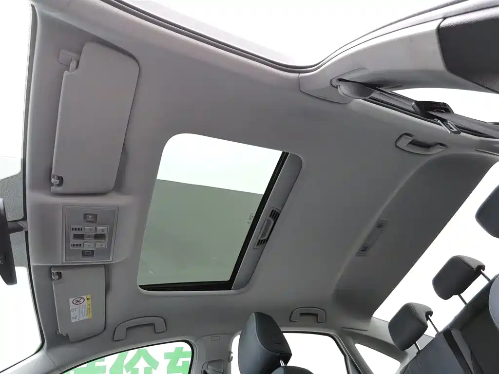 Volkswagen Lavida 2023 1.5L Auto Five Million Edition фото 14