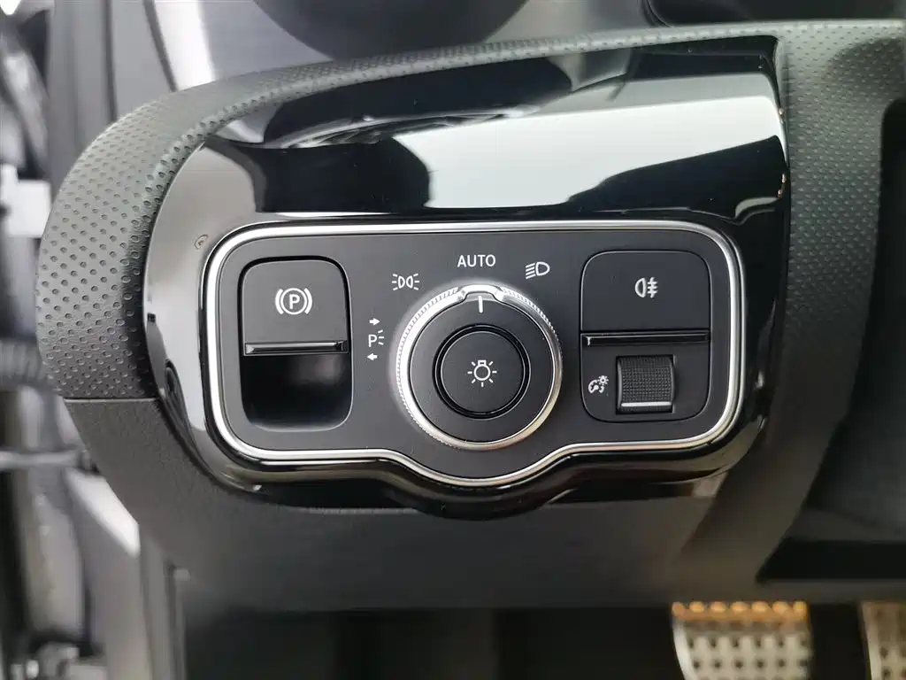 Mercedes-Benz A-Class AMG (Import) 2020 Facelift AMG A 35 4MATIC фото 21
