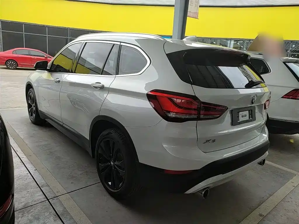 BMW X1 2021 Facelift sDrive20Li Fashion фото 5