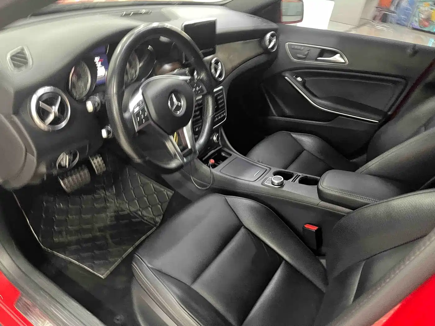 Mercedes-Benz GLA 2015 GLA 260 4MATIC Sport фото 7