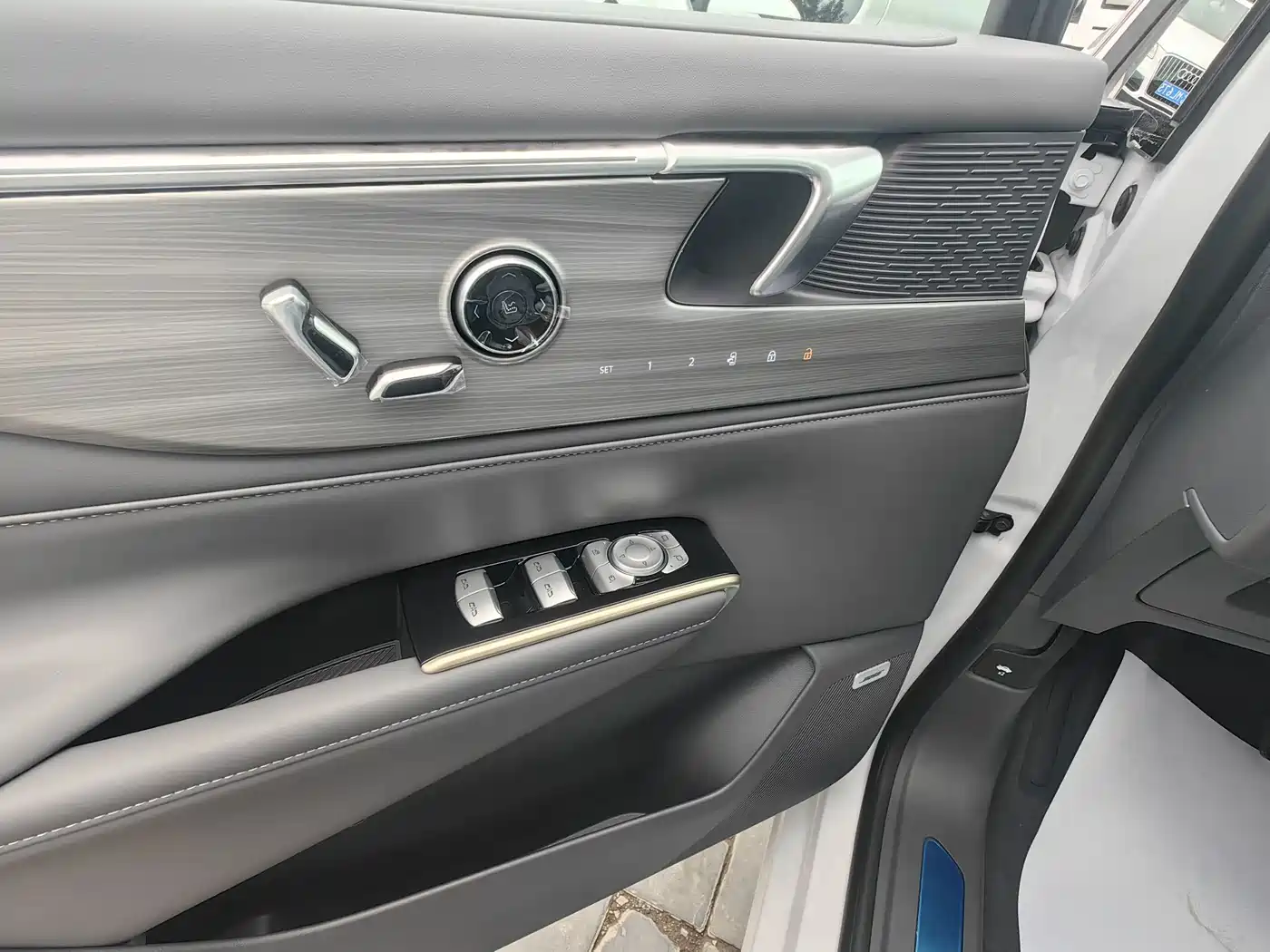 Buick GL8 2026 2026 Luzun Premium Edition
