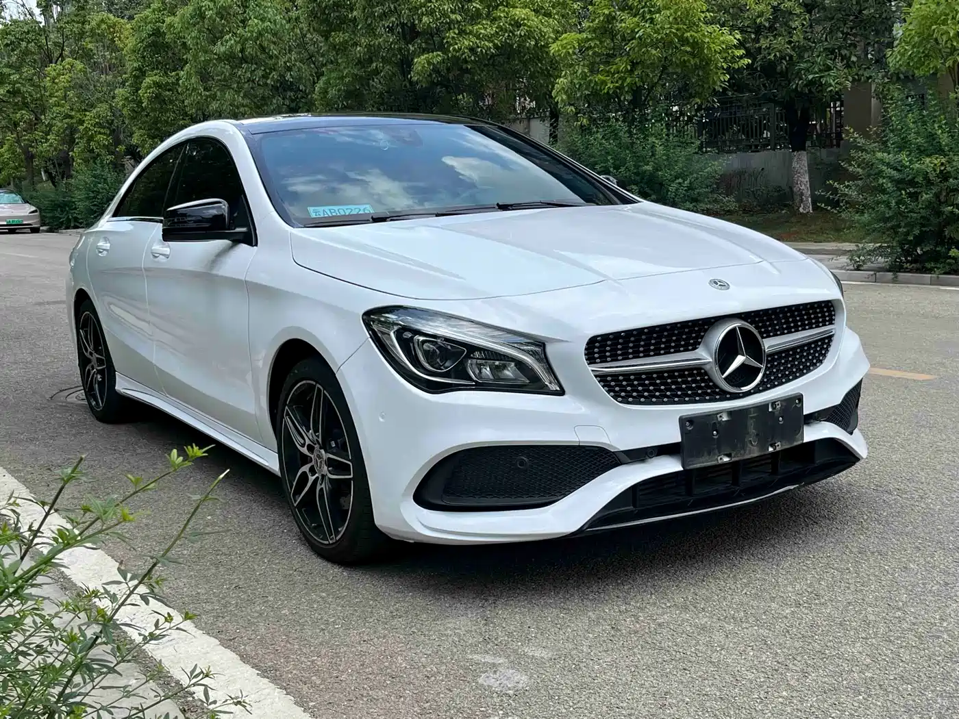 Mercedes-Benz CLA (Import) 2017 CLA 220 4MATIC фото 3
