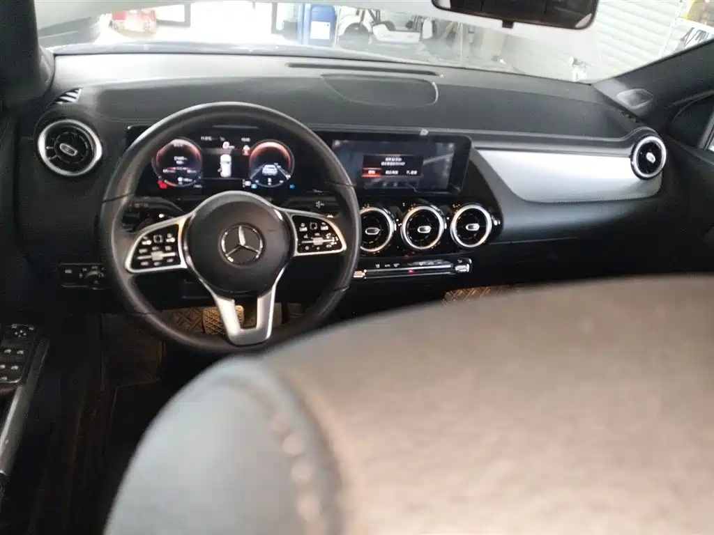 Mercedes-Benz GLA 2023 Facelift GLA 200 фото 6