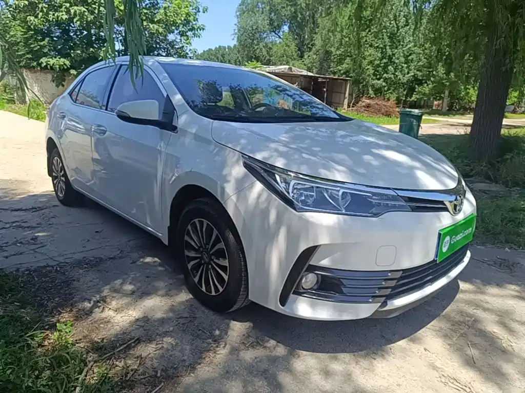 Toyota Corolla 2017 Facelift 1.2T Manual GL фото 4