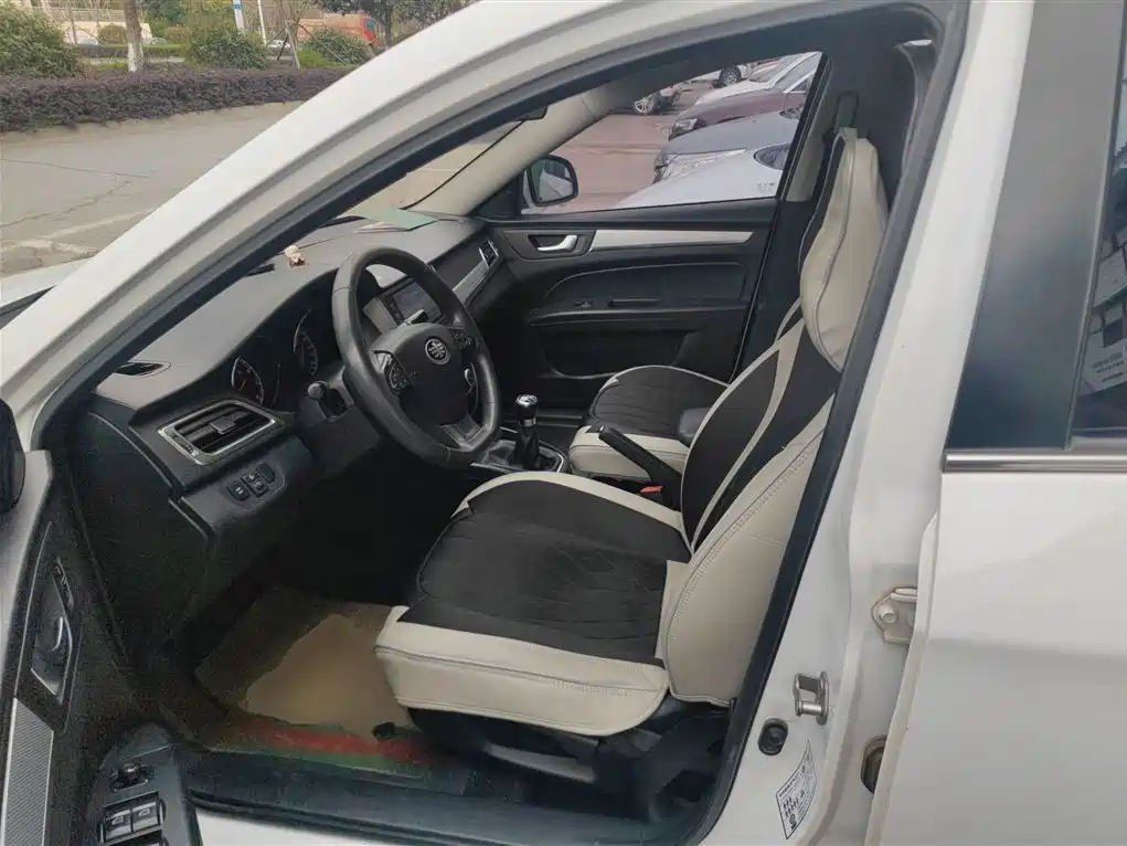 Besturn B30 2018 2017 1.6L Manual Luxury