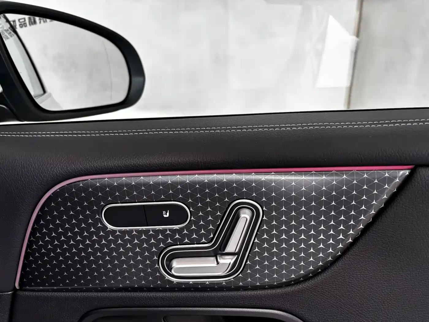 Mercedes-Benz GLB 2025 Model GLB 220 Fashion Style фото 25