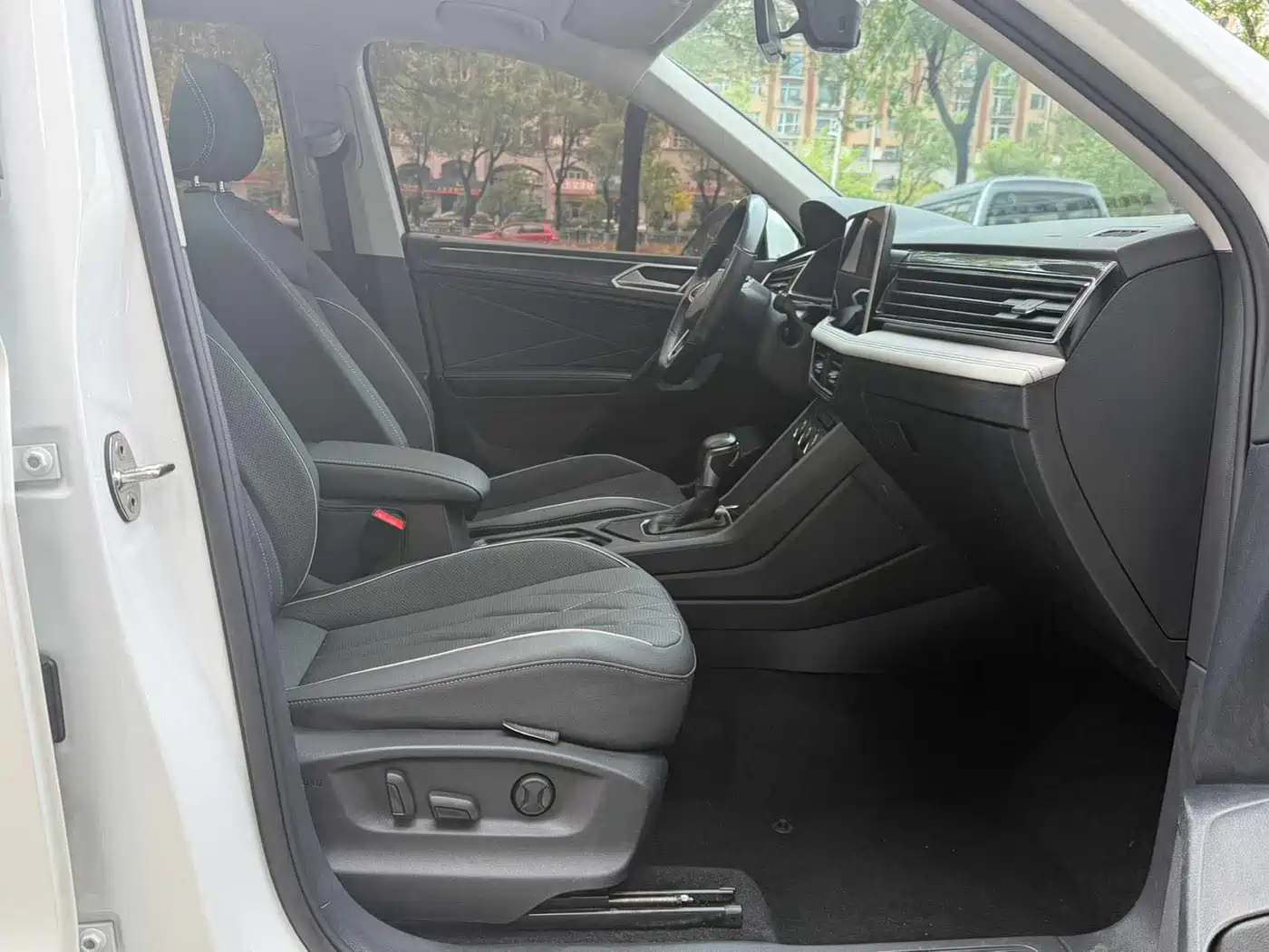Volkswagen Tiguan L 2023 280TSI 2WD Trend Limited Edition фото 11