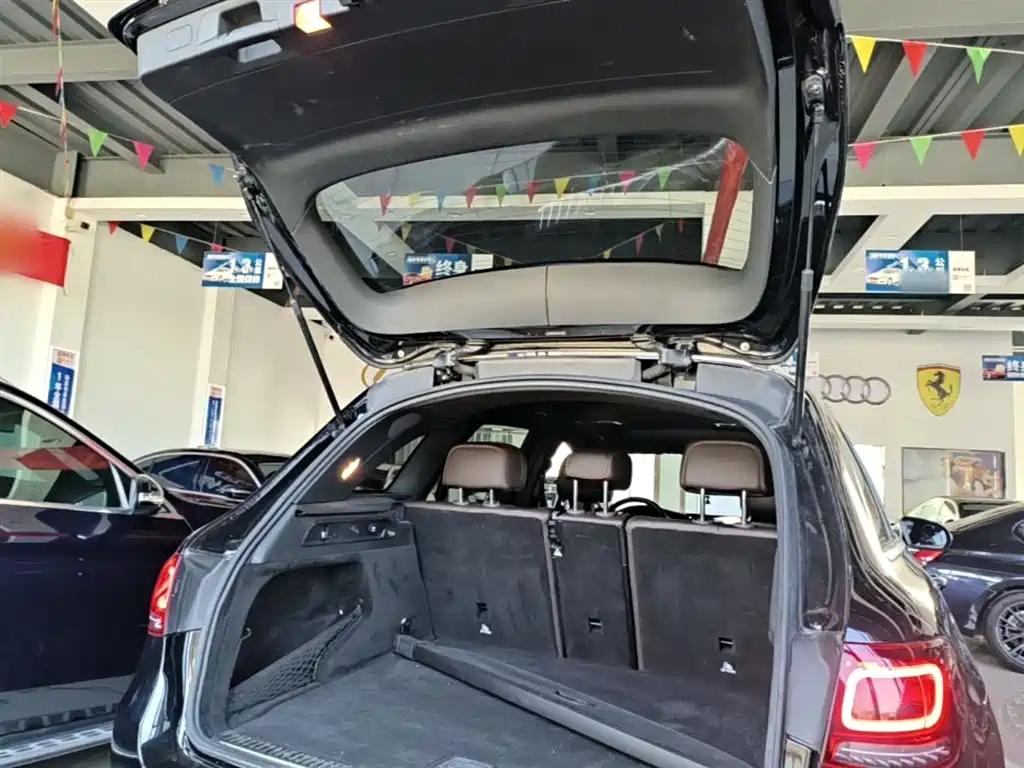MERCEDES-BENZ GLC