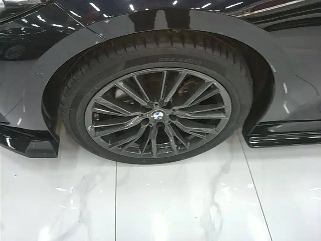 BMW 3 Series 2023 325Li M Sport Black Night Package фото 23