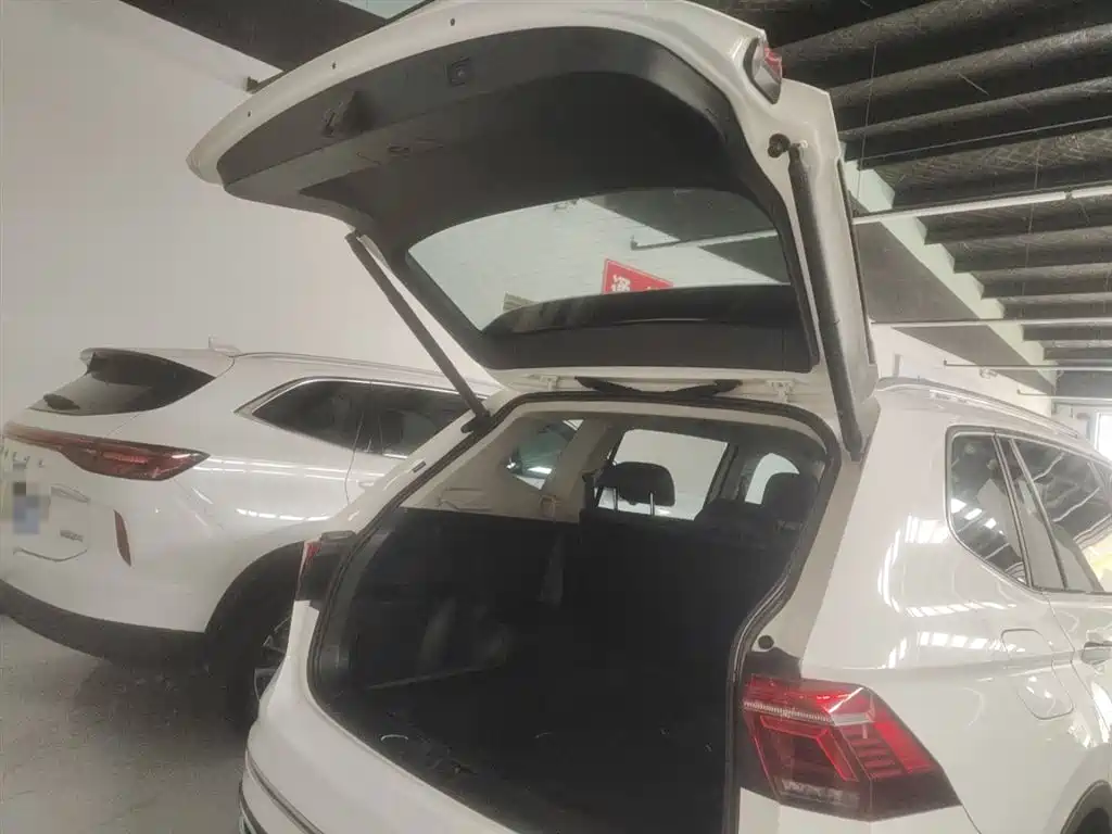 Volkswagen Tiguan L 2022 330TSI Auto 2WD R-Line Premium Edition фото 19