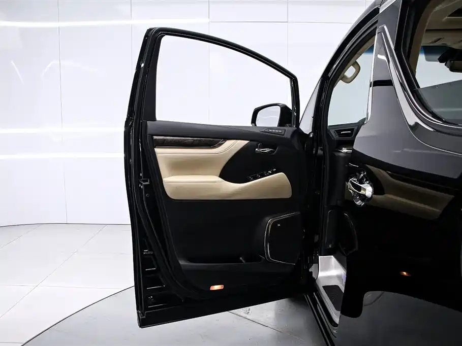 Toyota Vellfire 2020 Twin Engine 2.5L HV Premium Edition фото 11