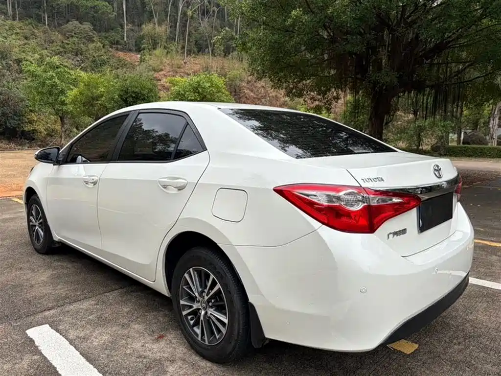 Toyota Levin 2014 1.6G CVT Elite Edition фото 9