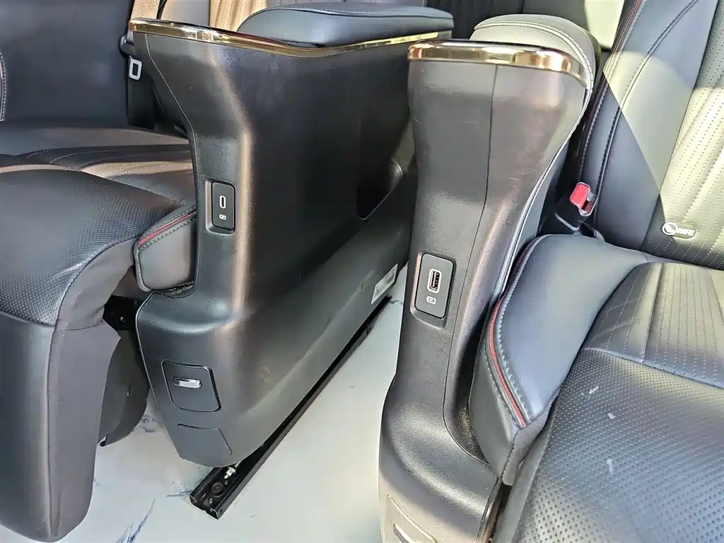 GAC Trumpchi Trumpchi M8 2023 Model Master Series 400T Ultimate Edition фото 20