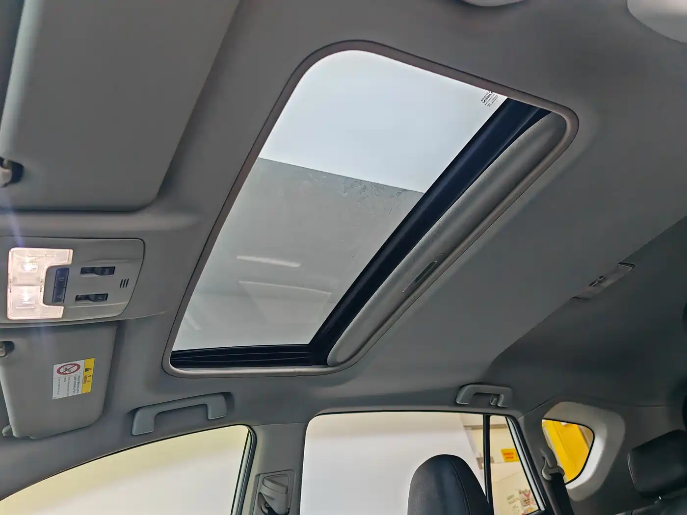 Toyota RAV4 Rongfang 2015 2.0L CVT 2WD Trend Edition фото 18