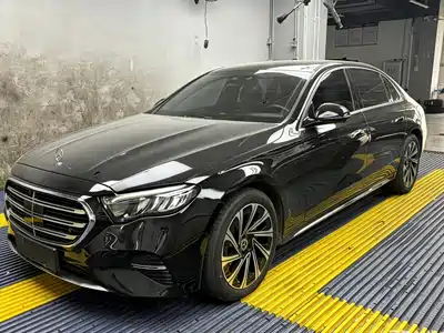 Mercedes-Benz E