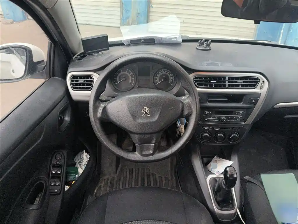 Peugeot 301 2016 1.6L Manual Comfort Edition фото 3
