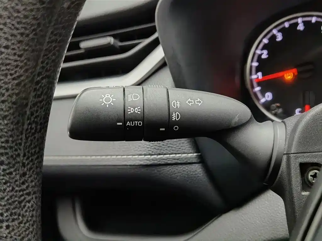 Toyota Wildlander 2022 2.0L CVT FWD Leading Edition фото 21