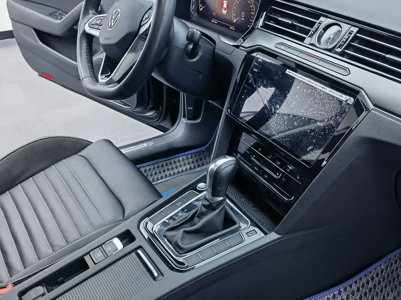 Volkswagen Magotan 2021 330TSI DSG 30th Anniversary Edition фото 13