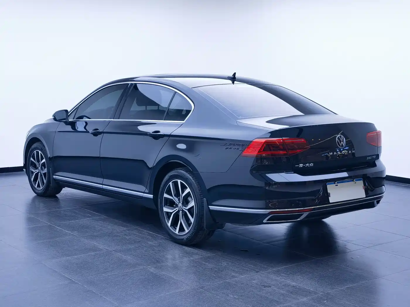 Volkswagen Magotan 2021 330TSI DSG 30th Anniversary Edition фото 5