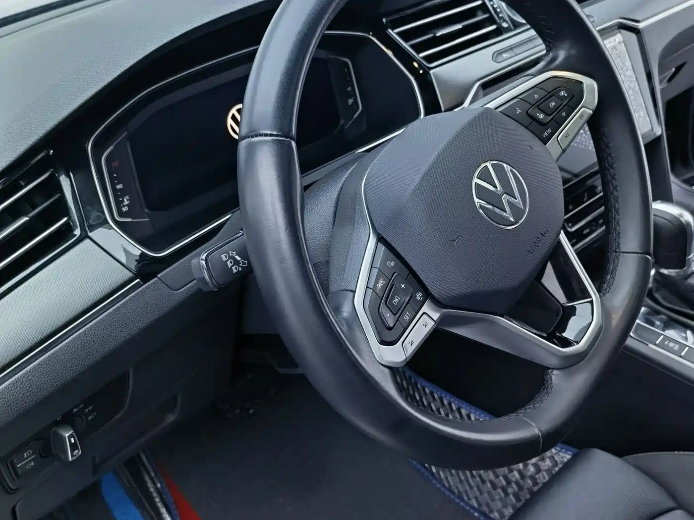 Volkswagen Magotan 2021 330TSI DSG 30th Anniversary Edition фото 10