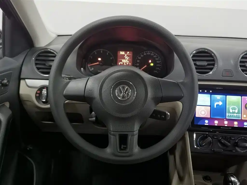 Volkswagen Jetta 2013 1.6L Automatic Comfort фото 11