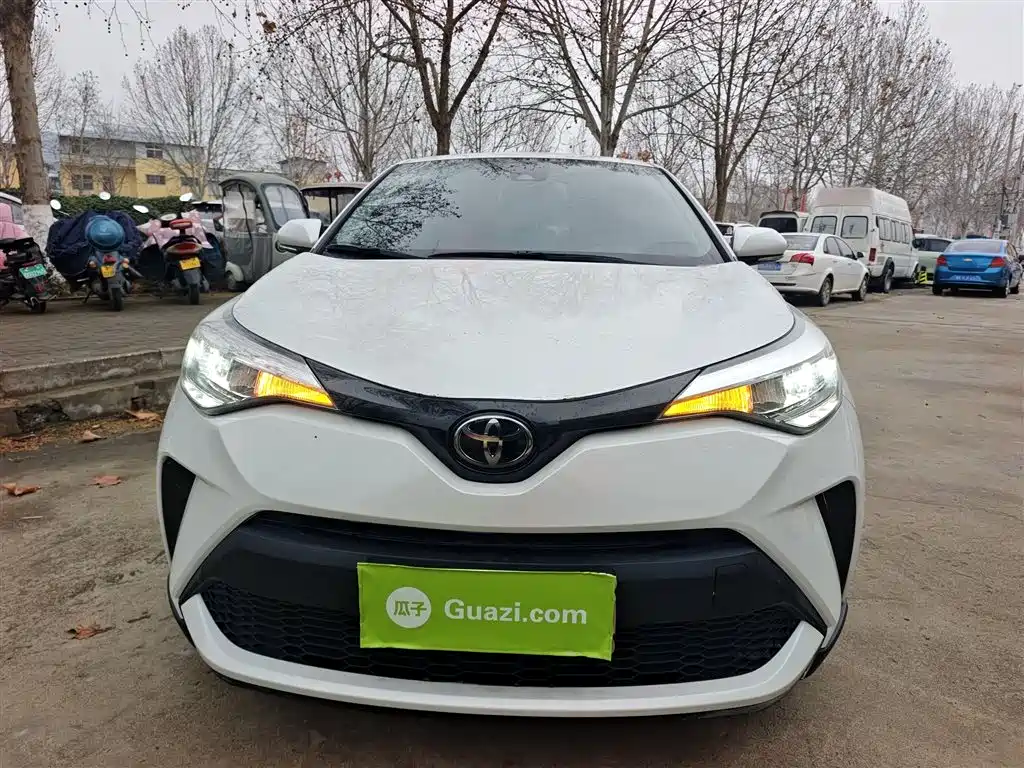 Toyota C-HR 2021 2.0L Comfort Edition фото 3