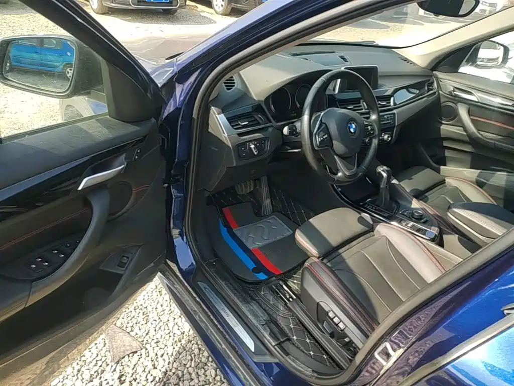 BMW X1 2018 sDrive18Li Premium Model фото 12