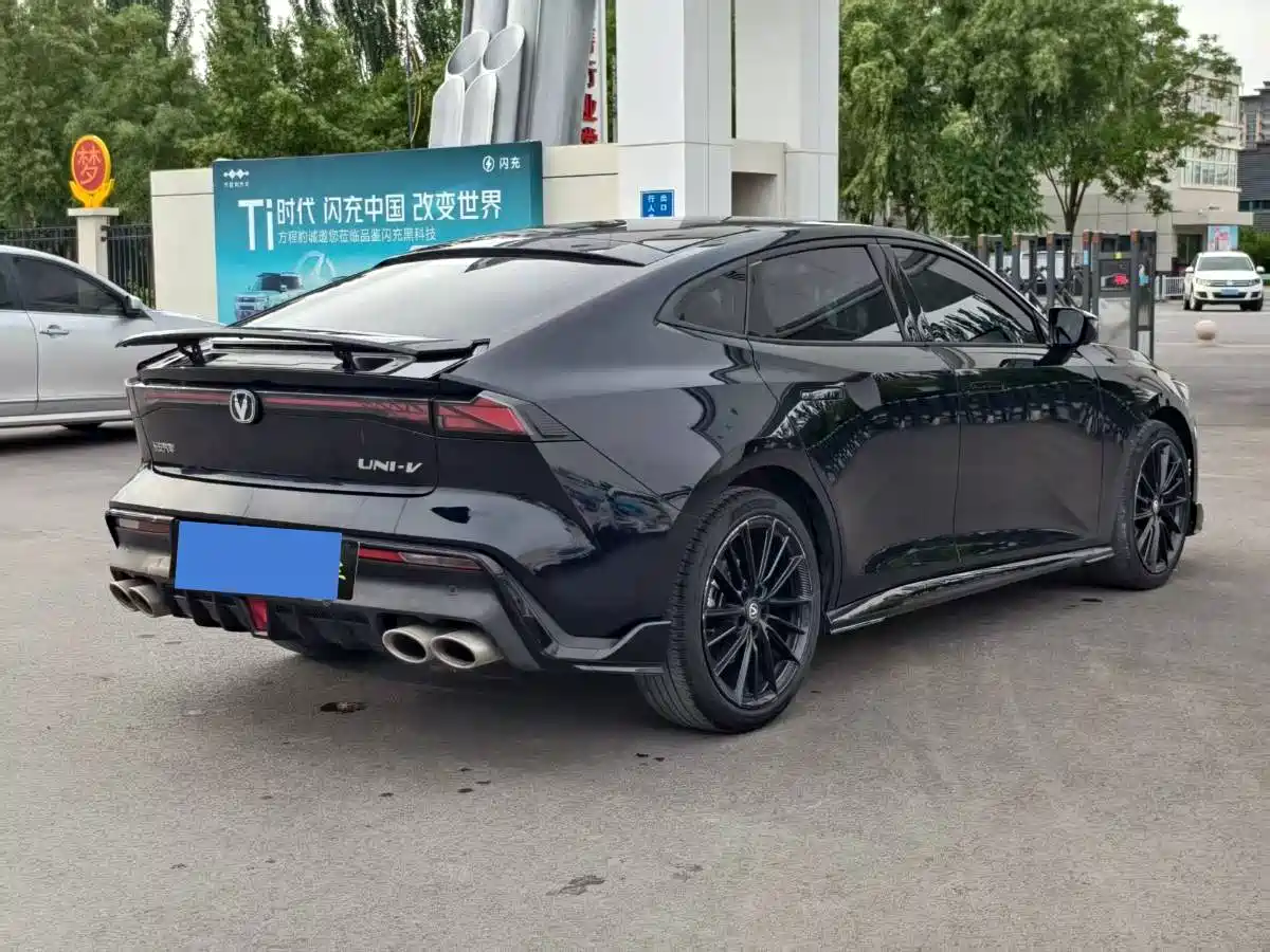 CHANGAN UNI-V
