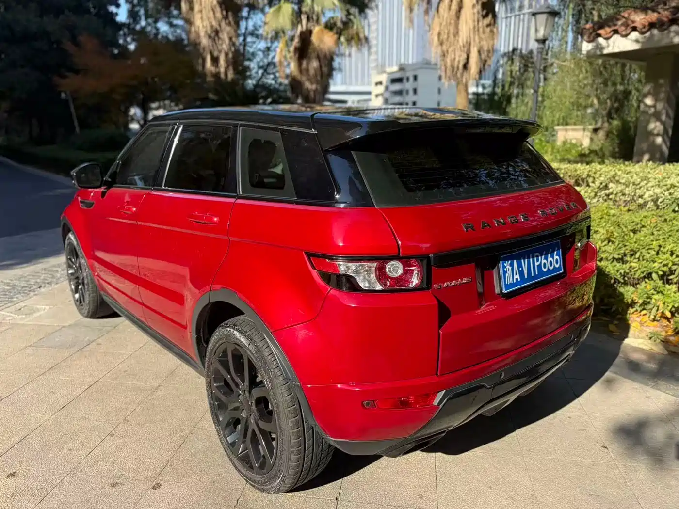 Land Rover Range Rover Evoque (Import) 2014 2.0T 5-door Brilliance Sport фото 5