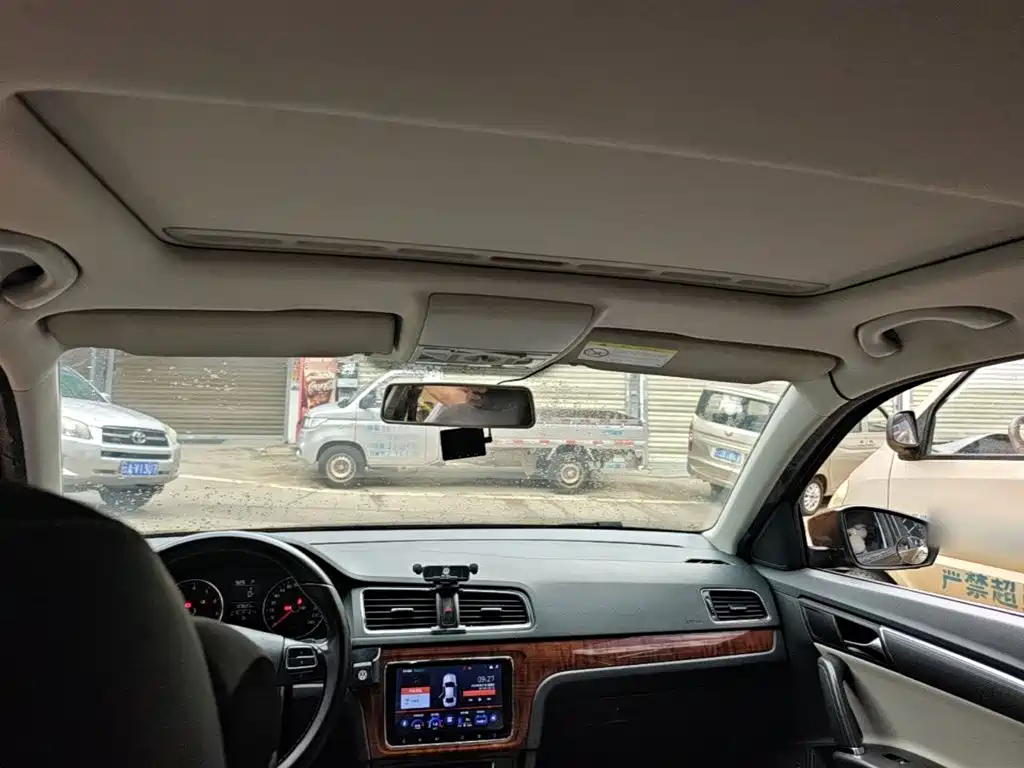 Volkswagen Gran Lavida 2016 2014 1.6L Auto